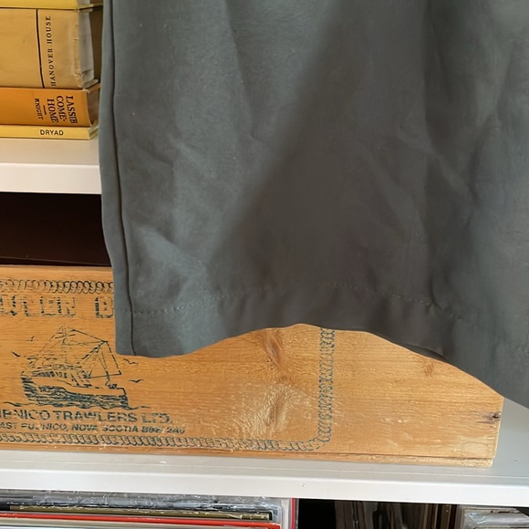 Green light weight shorts - Picture 3 of 4